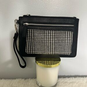 Black and White Houndstooth Wristlet